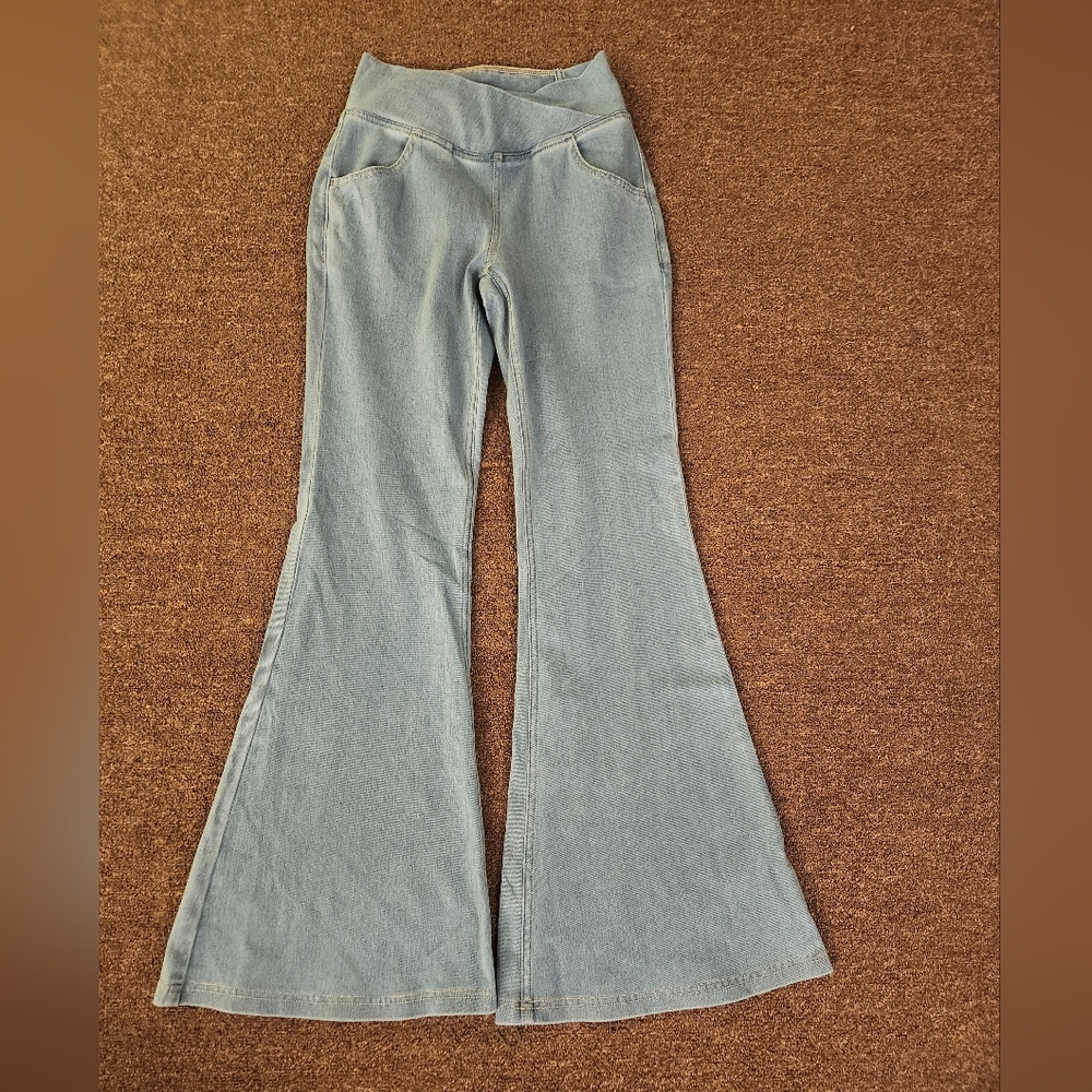 Halara Crossover Waist Flare Jeans – XS Petite (NWOT)
